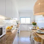 Vieira House With Sea View Apartman