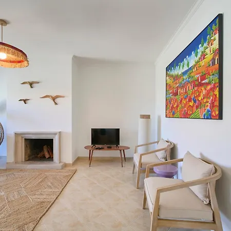 Vieira House - Spacious 3 Bedroom With Sea View *